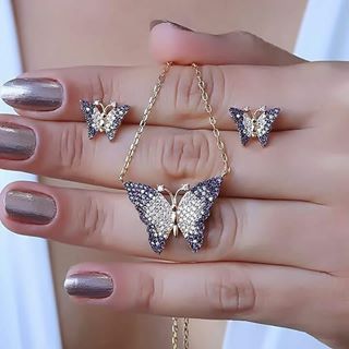 حبييت 
.
.
.
 #jewelry #jewels #jewel #fashion #gems #gem #gemstone #bling #stones #stone #trendy #accessories #love #crystals #beautiful #ootd #style #fashionista #accessory #instajewelry #stylish #cute #jewelrygram #fashionjewelry