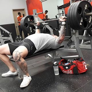 A bit of paused bench (415x2) top set
@the_mutant92 
#powerlifting #benchpress #powerbuilding #bodybuilding #shoulders #chest #sbd #muscle #workout #workhard #work #getfit #instafitness #fitstagram #fitness #fitnesslife