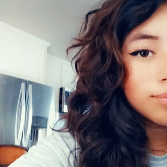 The face reveal y'all aked for. *hides*