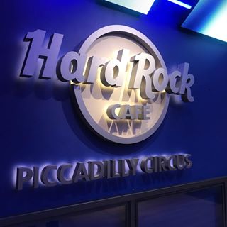 Lunch!!! Burger  yes please!!! @hardrockcafe #london  #burger #Hardrockcafe #Fitness #workouts #healthyeating #progress #instafit #eatingclean #weightloss #weightlossjourney #gymlife #gym #inspiration #getfit #goals #inspiration #bodymagic #motivation #bodygoals #gymspiration