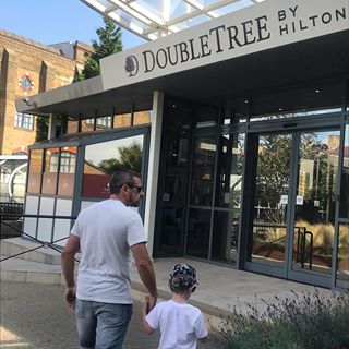 When your London hotel  has its own ferry to get your across the River Thames ... free warm cookies  on arrival too!! Love a double tree!!! #london #family #rivercruise #bigben #londoneye  #Walking #Fitness @doubletree #workouts #healthyeating #progress #instafit #eatingclean #weightloss #weightlossjourney #gymlife #gym #inspiration #getfit #goals #inspiration #bodymagic #motivation #bodygoals #gymspiration