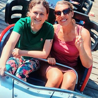 I almost died from laughing whilst riding this attraction sitting next to my niece who kept screaming ‘I think I might fall off’. 🤣
•
#plopsaland #plopsalanddepanne #amusementpark #themepark #summerishere #sunshine #allsmiles #girls #family #fun #rollercoaster #travel #travelislife #travellife #aboutlastweekend