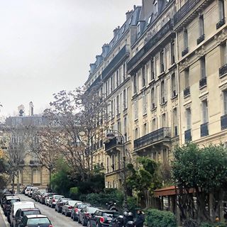 #París, Avenida New York .
.
#BuenosAires tiene tanta influencia francesa en su arquitectura, que tranquilamente esta foto podría ser en alguna calle de la ciudad. 
Tan lindas las dos ciudades 