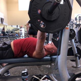 Not a bad deload chest day. Experimented with tempo, lost count on reps, it was a blast.  Anyways, here’s wonderwall: 
.
5x5/5/5/5/6x145 barbell bench press
3x12/12/13x60 barbell OHP
3x12x75 incline dumbbell bench press
3x12x15 cable fly
3x12x10 lateral shoulder cable raise
3x12x35 pushaways
.
 Let me know if you have questions or tips! 
.
#keto #ketobulk #ketogains #bulking #bodybuilding #muscle #gains #leangains #powerlifting #deload #progressiveoverload #chestday #pushday #workouts #formcheck #ketogenic #ketosis #ketogenesis #bulk #bravebones