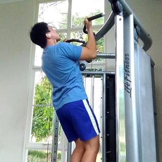 Body Weight timeee
. 
Follow, like, and share 
. 
#fitness #fit #fitnessmotivation #gym #gymmotivation #N0T0_Team #sehat #hidupsehat #olahraga #online_coaching #workoutmotivation #workout #workoutroutine #workouts #gainmuscle #fitlife #musclebuilding #indonesiafitness #indonesiahealthy #bodybuilding #bodybuildinglifestyle #bodybuildingmotivation #instagrambodybuilding #bodyweighttraining