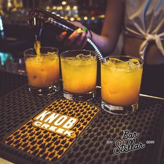 pour me up a drink it’s #stellartuesday and we’re open for business 🥂
•
•
•
•
#HOURS
MONDAY Closed 
TUESDAY 7PM - 2AM 
WED 6PM - 2AM
THURS 6PM-2AM
FRI 6PM-2AM
SAT 11AM-2AM 
SUN 11AM-MIDNIGHT
#dallas #cocktails #dallas #uptown #barscene #stellarweekdays #nightlife #dallasfood #exploredallas #bar