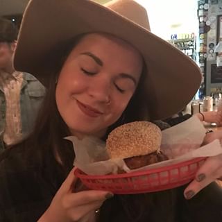 If you like it then you better put a ring on it. Check out this shot of  @withloveaudra and our hot chicken from #NationalBoyfriendDay. ⁠
⁠
Tag us in your pics of our food for a chance to be featured — and maybe even win a FREE hot chicken sandwich! ⁠
⁠
.⁠
.⁠
.⁠
.⁠
.⁠
.⁠
.⁠
.⁠
.⁠
.⁠
.⁠
.⁠
⁠#hotchicken #cheatmeals #nycfood #noleftovers #instafoods #newforkcity #sandwichesofnyc #foodgasm #instafood #foodstagram #nyceats #newyorkfood #nyceeeeeats #eatupnewyork #eatingnyc #sandwichtime #sandwichporn #sandwichlove #goodeats ⁠
#autumn #shoplocal⁠