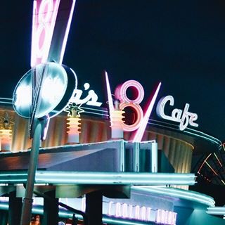  
.
.
.
.
.
Life could be dream  Has anyone tried the new menu at Flo’s? #Carsland #Flosv8cafe
.
.
.
.
Credits: @thecatsmeow_123