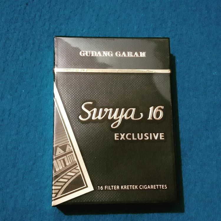 *****SURYA 16 EXCLUSIVE*****
.
SKM
RF
NON PHW
FLIP TOP BOX
CUKAI 2012 Rp 15.000
16 btg
SEAL
.
.
TAR 30 mg
Nicotine 1.8 mg
.
.
PT Gudang Garam Tbk.
Kediri, Indonesia 🇮🇩
.
.
#rokok #rokokindonesia #kretek #kretekindonesia #kretekusindonesia #tembakau #collectibles #ciggarettes #surya16exclusive #koleksirokok #kediri #jawatimur